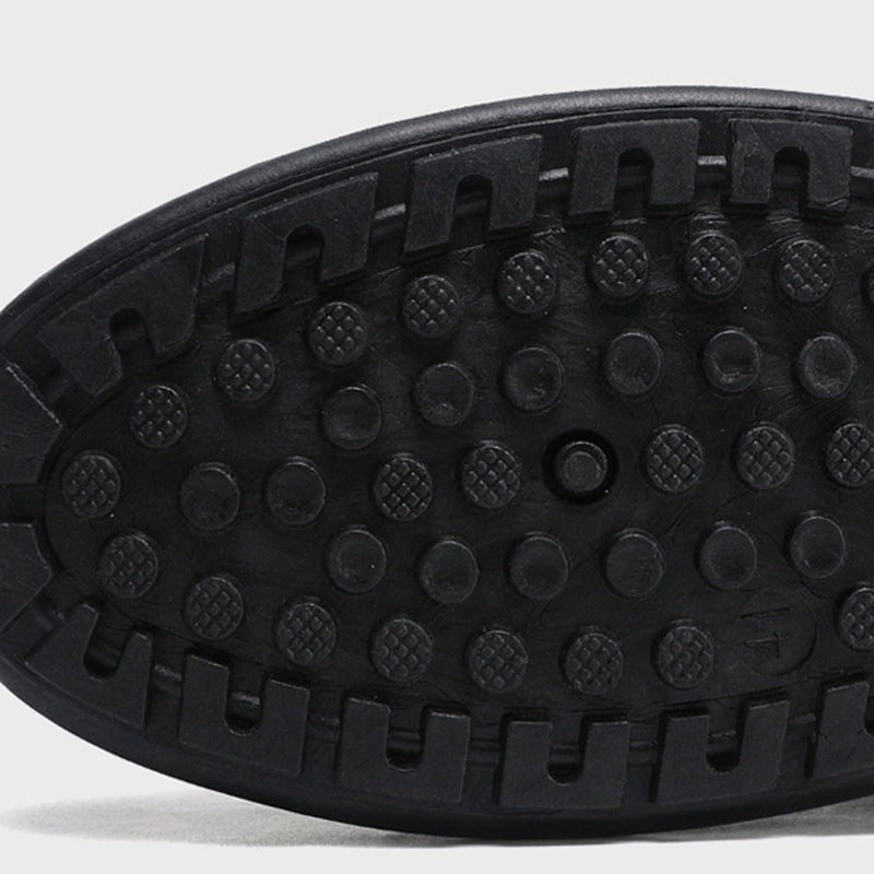 Moderiktiga multifunktionella andas slip-on skor
