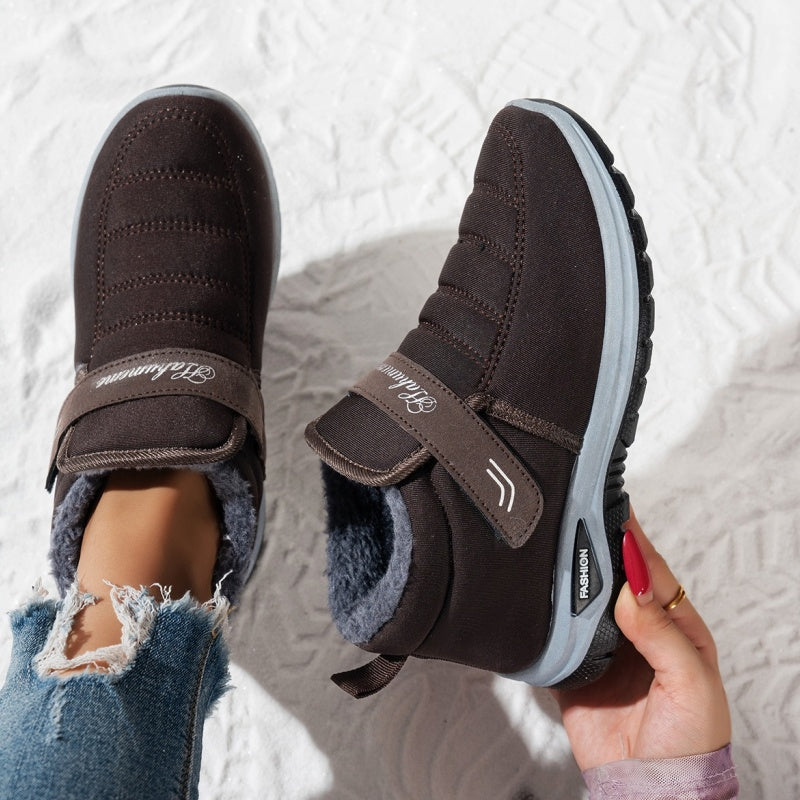 Halkfria vintervarma slip-on-sneakers🎁