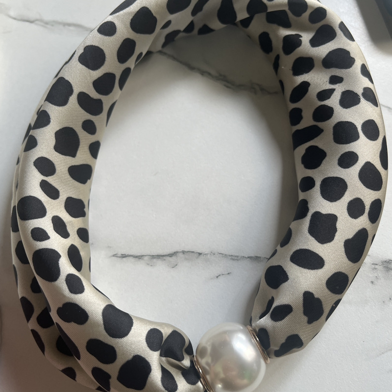 🌸Mjuk scarf med magnetiskt pärlspänne | Ingen knut behövs – enkel elegans på några sekunder