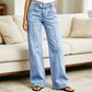 Smalärmade jeans med vida ben som smickrar figuren