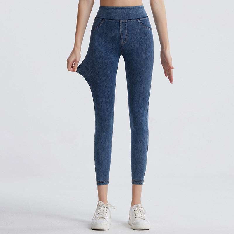 ✨ Specialerbjudande 👖 Dammjeans med hög midja – figurskapande passform för en smalare, smickrande look 🤎