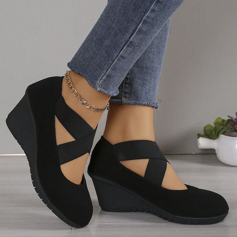 Kilskor för kvinnor – Eleganta, bekväma slip-in skor med mjuk stretch och stabilt kilstöd 👟✨